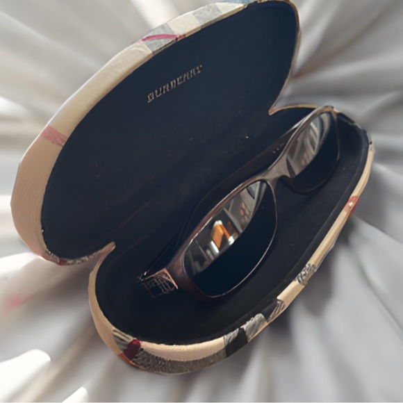 Burberry Sunglasses - Picture 3 of 5